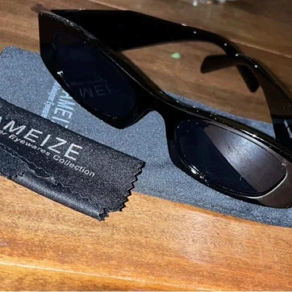 Stylish Black Geometric Sunglasses - Picture 2 of 2